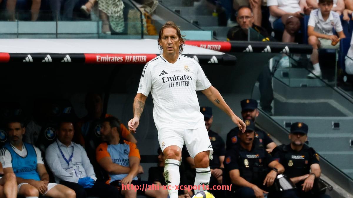 杏彩体育-世俱杯战术模型构建方法与比赛模拟应用